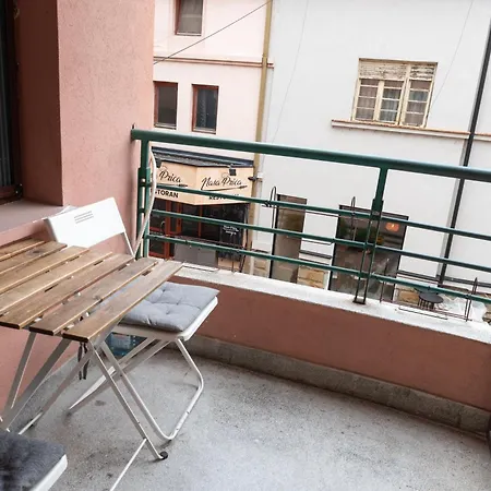 Apartment & Free Parking *