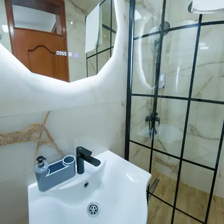 Apartment & Free Parking