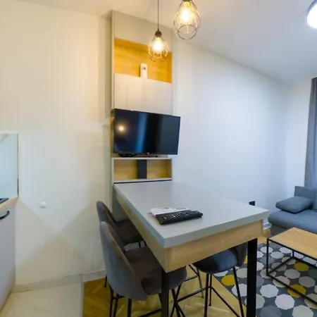 & Free Parking Apartment